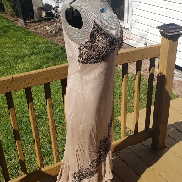 NWT Adrianna Papell Formal Beaded Dress
Run small - Picture 13 of 15